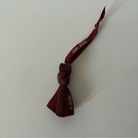 NWT Taylor Swift "All Too Well" Scarf Ornament - Picture 4 of 14